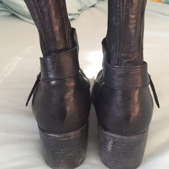 Uggs - Picture 4 of 6